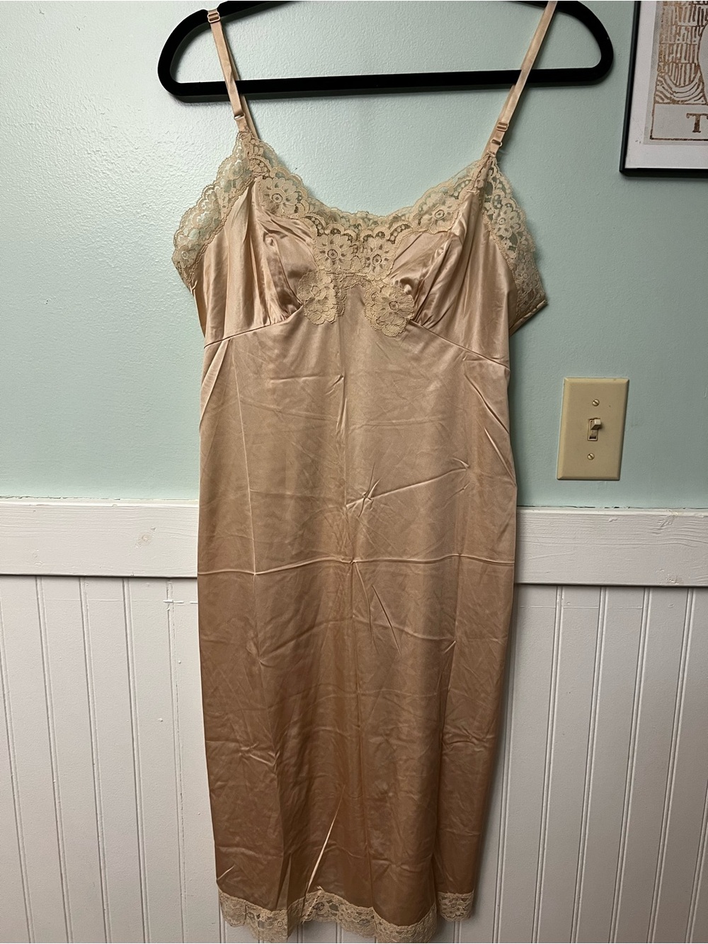 Vintage Lace-Trim Slip Dress in Nude / champagne adjustable straps size 38 f